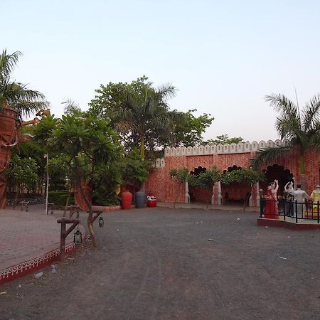Chokhi Dhani Indore Exteriör bild